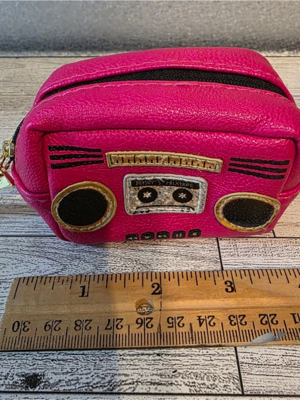 “REASONABLE OFFERS” Betsy Johnson Boombox Pill Pouch Or Use As Coin Purse 📻